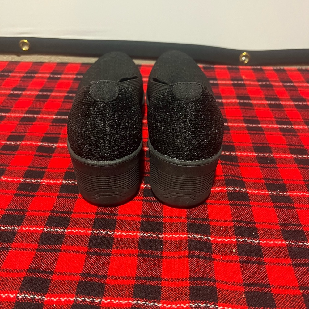 Women's Black Slip-in on the go flex Shoes - Picture 4 of 6